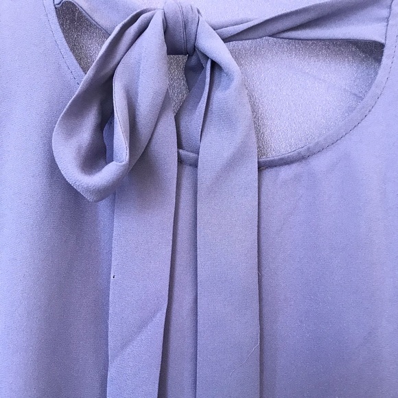 Short Sleeve Blouse with Bow Detail US Size S - Picture 3 of 5
